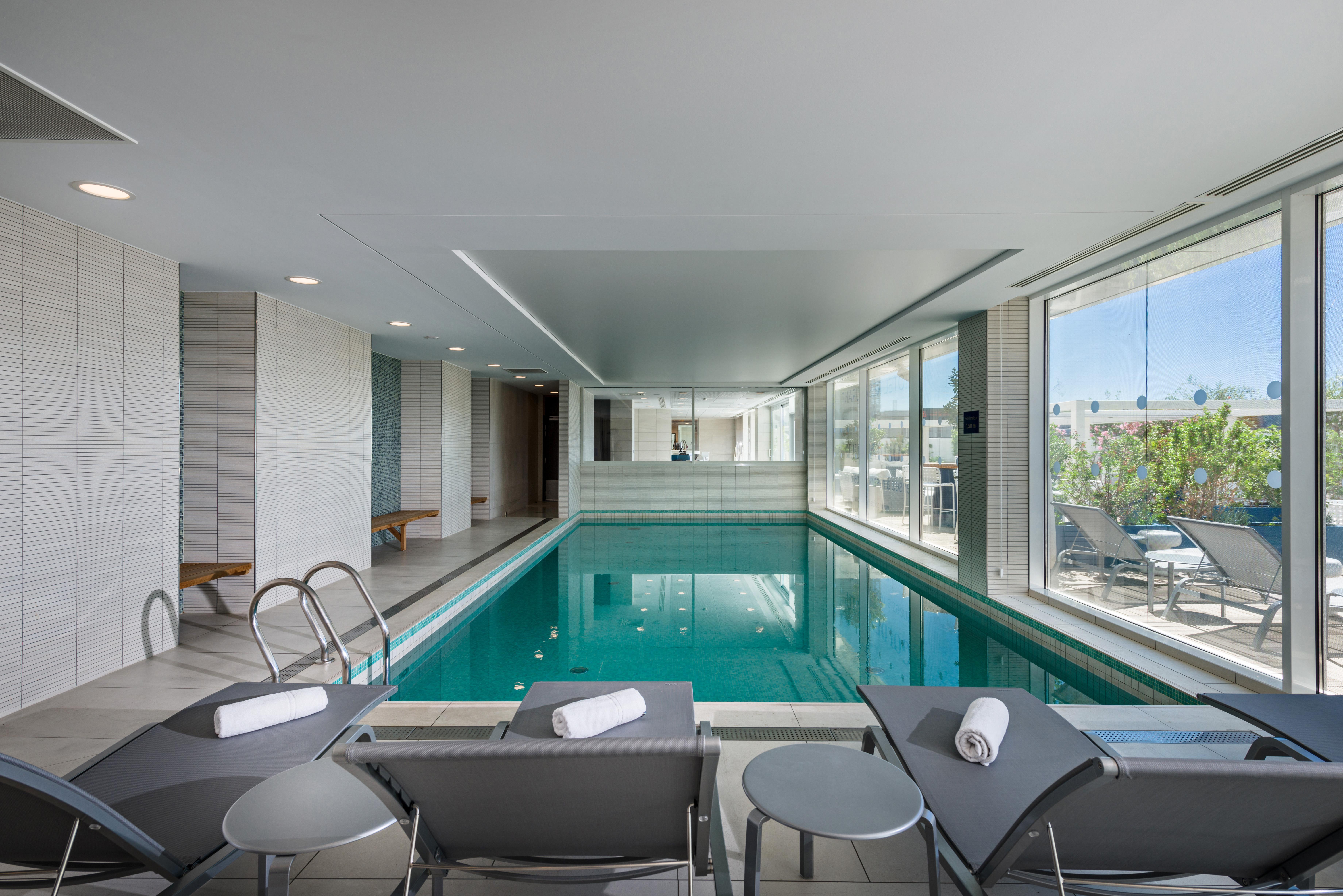 Готель Golden Tulip Marseille Euromed Екстер'єр фото