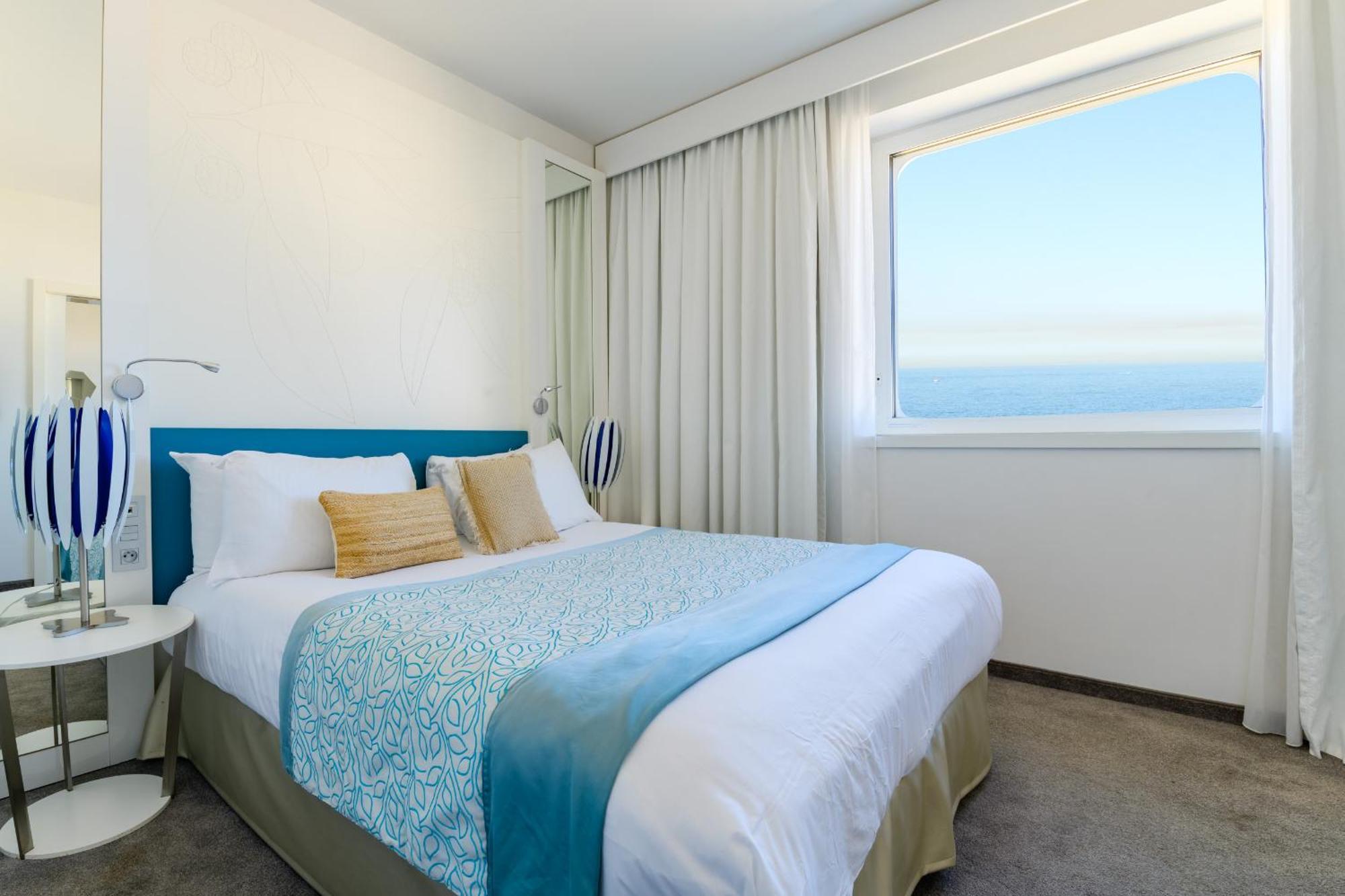 Готель Golden Tulip Marseille Euromed Екстер'єр фото