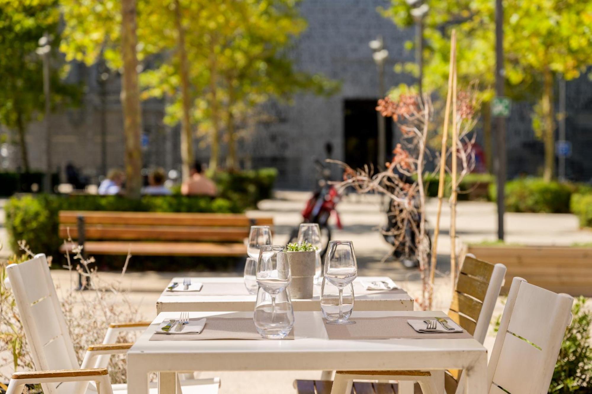 Готель Golden Tulip Marseille Euromed Екстер'єр фото