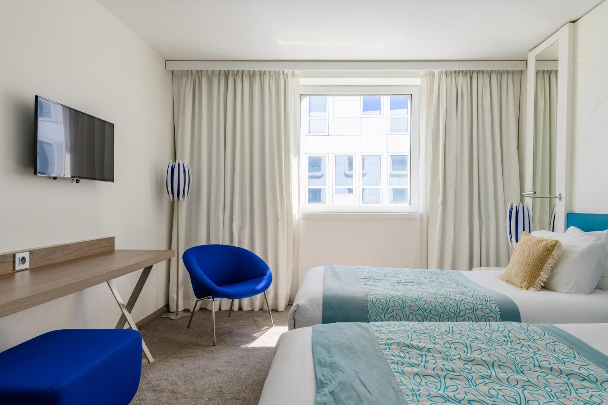 Готель Golden Tulip Marseille Euromed Екстер'єр фото